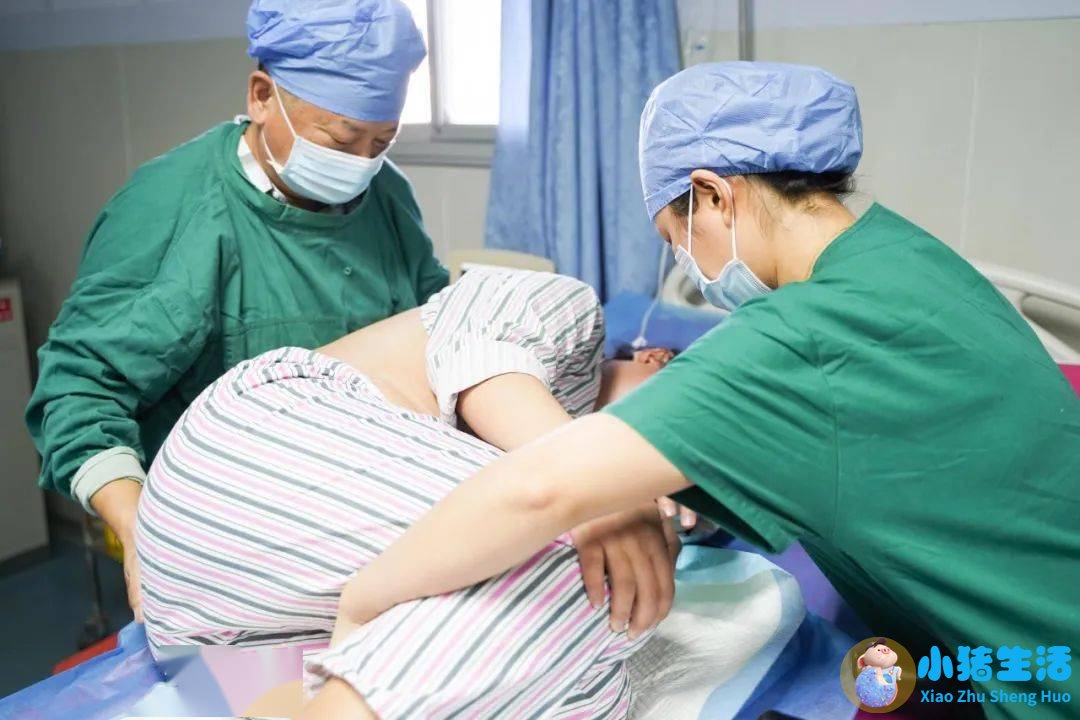 孕妇梦见顺产生下女婴