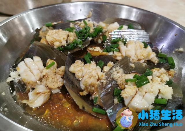 严胜利北海游轮卖书法