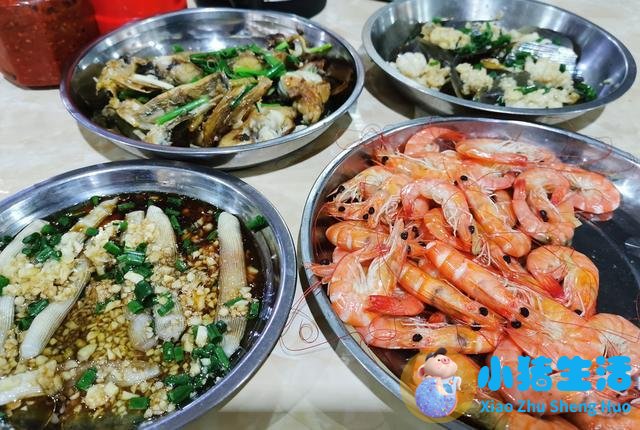 严胜利北海游轮卖书法