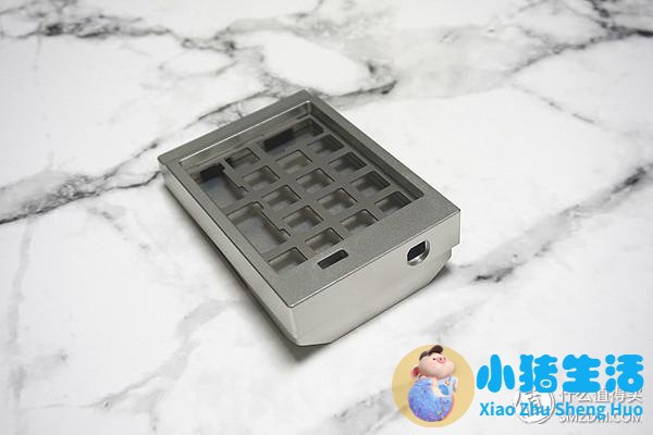 怀孕那晚梦见蛇缠身还梦到发夹