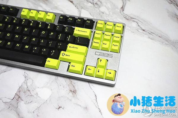 怀孕那晚梦见蛇缠身还梦到发夹