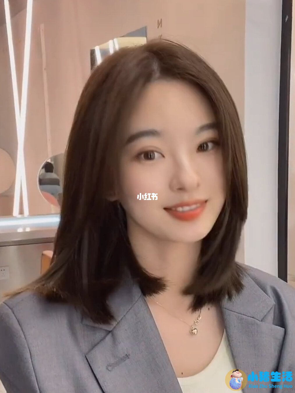 女性秀场时尚短发发型图片