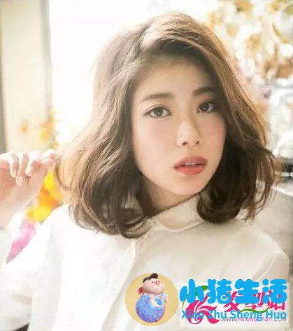 女性秀场时尚短发发型图片