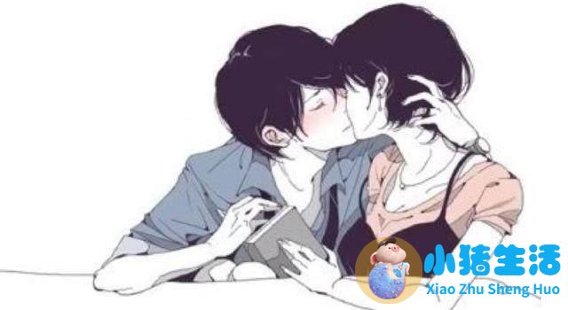 追求的女孩主动亲我
