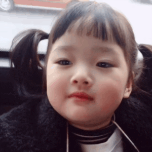 <b>⊙ 4 岁韩国萝莉泡美容院！全套 SPA、化妆、美甲，为了钱他们都疯了吗？</b>