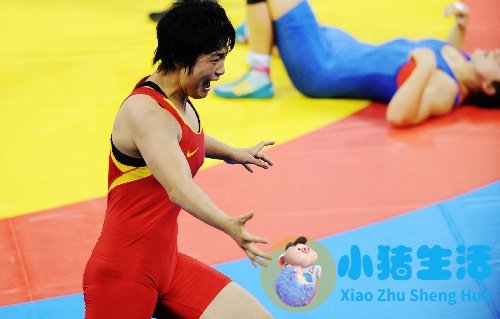 魅力美女亲男人