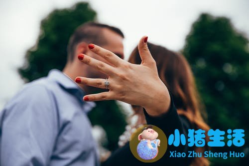 40岁后女人心中，多大年龄的男人更有魅力？三个女人的想法很一致
