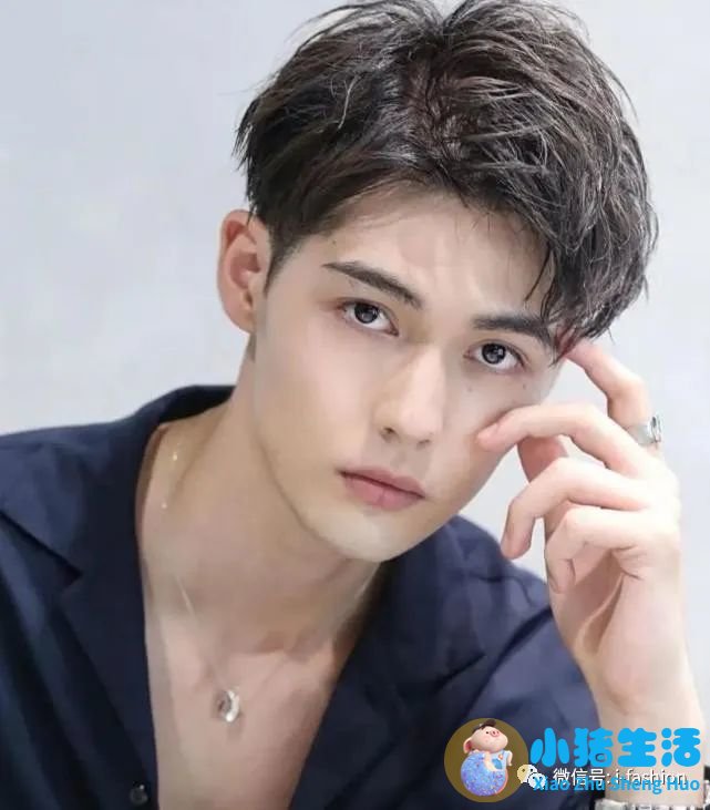 韩国男士分头发型图片