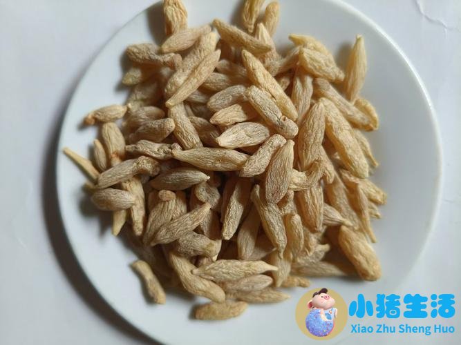 一些根茎类药材，如