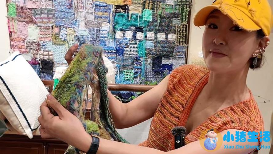 编织女性时尚毛衣