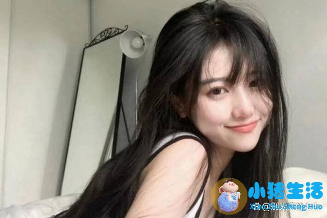 女人愿你碰她的头发，那种不躲闪的温柔