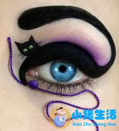 女子奇特纹眉爆红